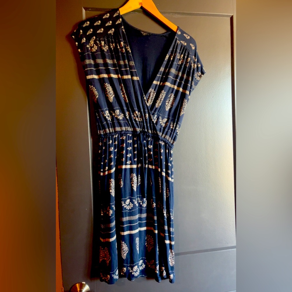 Lucky dress. Navy and off white